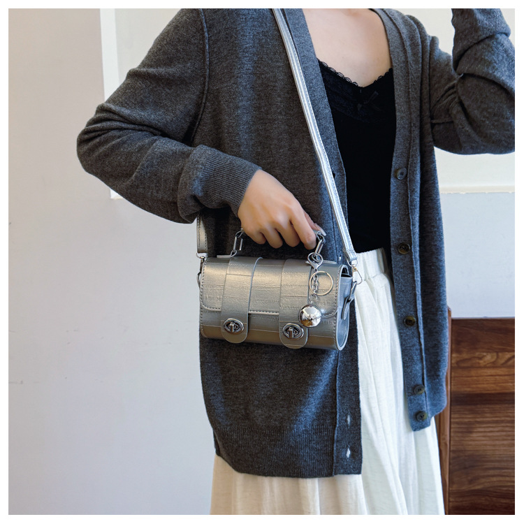 A trendy soft leather round bag for women, a new autumn/winter 2024 collection, stylish and versatile, single-shoulder crossbody bag for work undefined