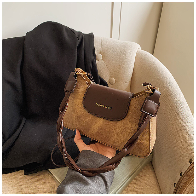 This year, new fashionable and trendy women's bags, casual crossbody underarm bags, commuting single-shoulder women's bags, and small square bags are in vogue undefined