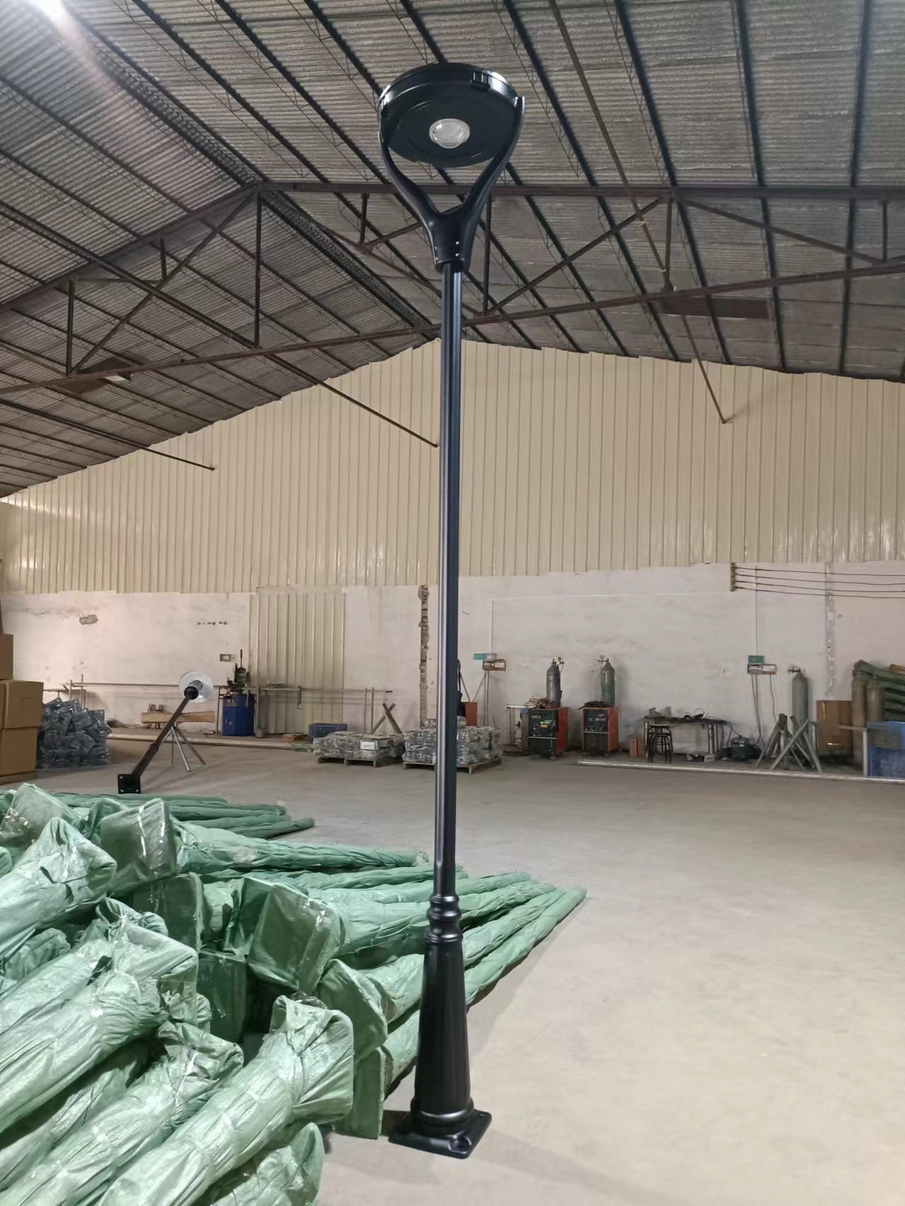 Cabezal de luz LED para jardín de 100 vatios, accesorio de iluminación de jardín de paisaje de aluminio en forma de Y de 3 metros, estándar europeo, cabezal de farola de suministro transfronterizo