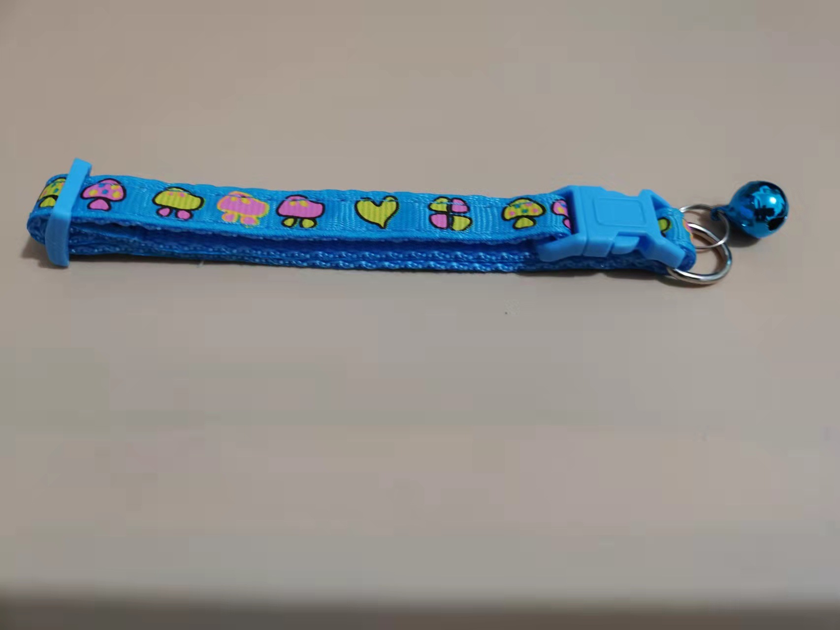 1.0 Collar de hongos para perros de mascotas, collar de hongos para perros grandes fabricantes al por mayor.