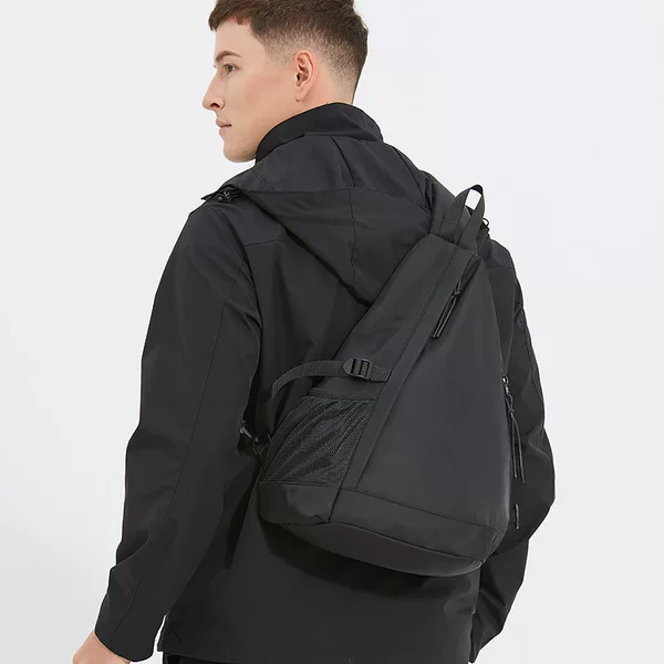 Functional crossbody bag, trendy men's sports and cycling chest pack, multi-functional small backpack, men's single-shoulder bag, badminton bag