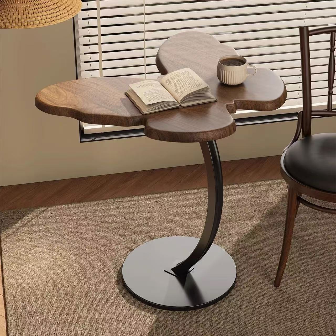 월넛 컬러 + 블랙 프레임