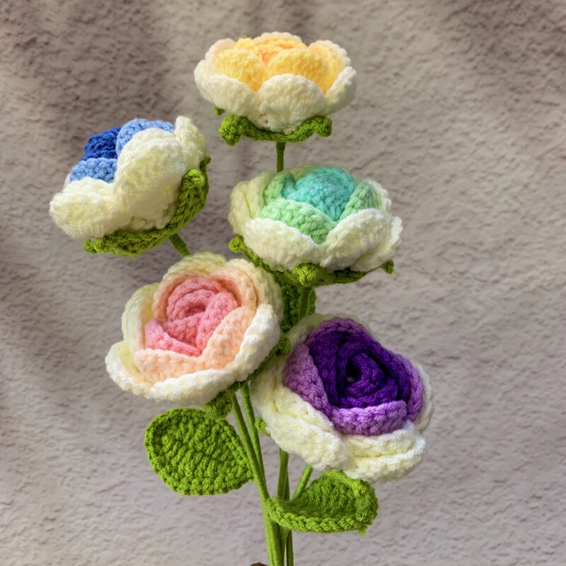 完成品の手作りの花はバラの花をシミュレーションします。|undefined