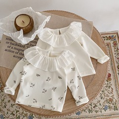 秋の女の子のハスの葉の襟の長袖のtシャツの女の子の赤ちゃんの春秋の底のシャツの子供の洋風の上着の子供服のt