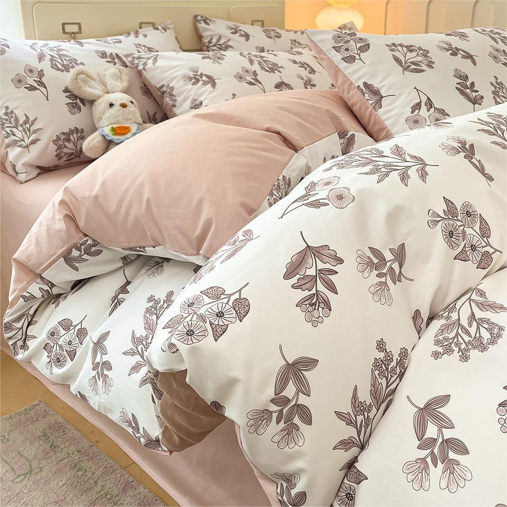 Cama de algodón de dibujos animados juego de cuatro piezas 2025 nuevo verano sábana de algodón edredón juego de tres piezas ropa de cama de dormitorio