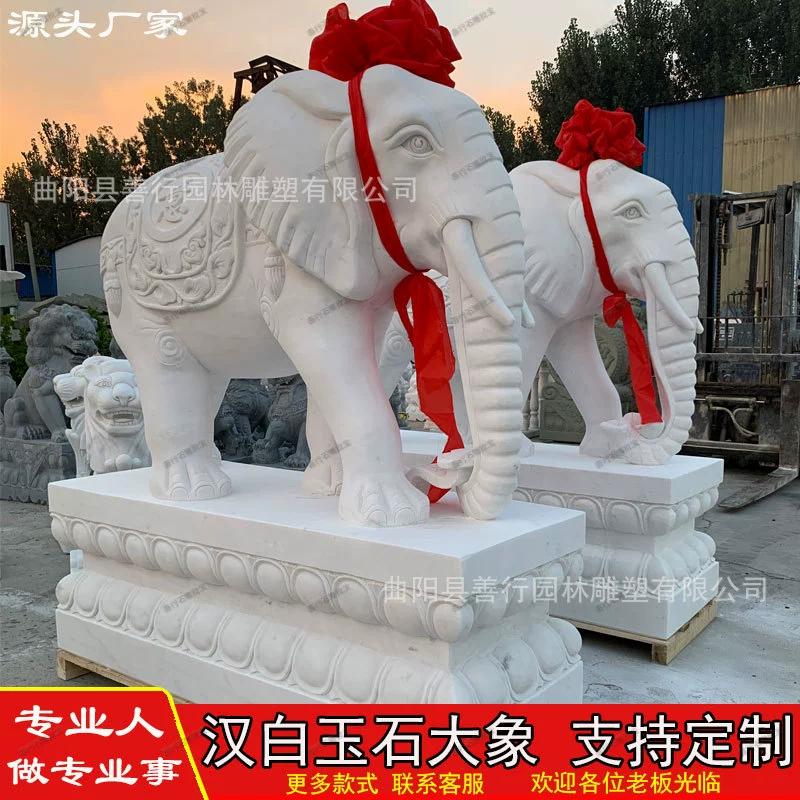 Каменные статуи слонов, пара из белого мрамора, голубого камня и гранита, для украшения входа в отель или двора.