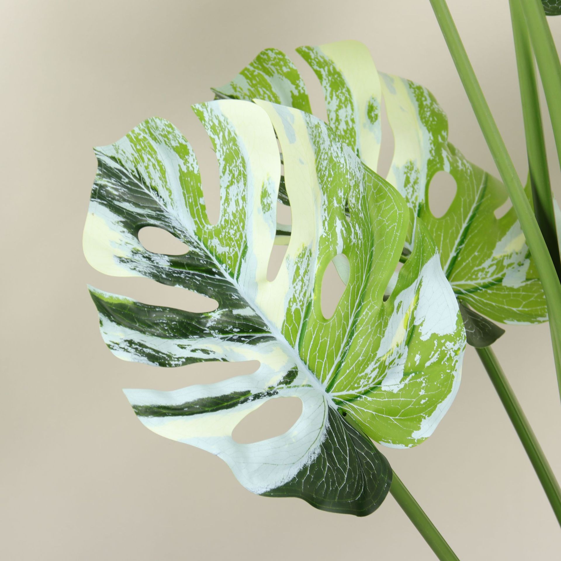 Simulación de plantas verdes, bordes blancos, monstera, decoración de hojas, plantas en macetas, sala de estar, oficina, decoración de paisaje de piso a techo, plantas biónicas