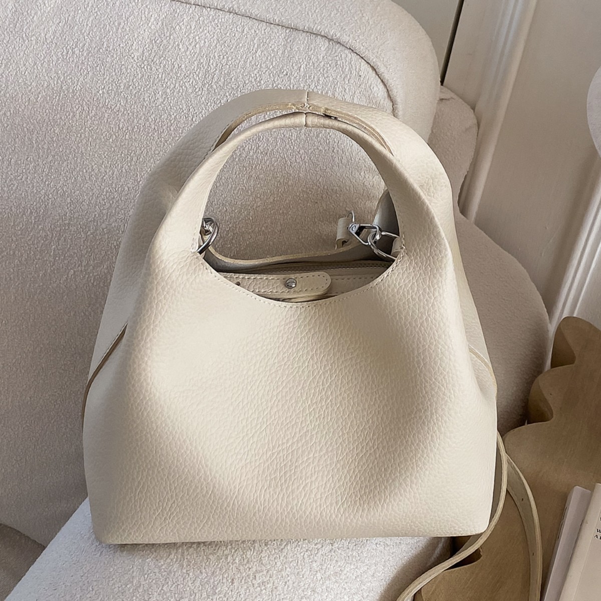 Super Trendy Office Handbag for Women, New 2026 Spring Fashion Versatile Shoulder Bag with a High-End Feel, Crossbody Bucket Bag