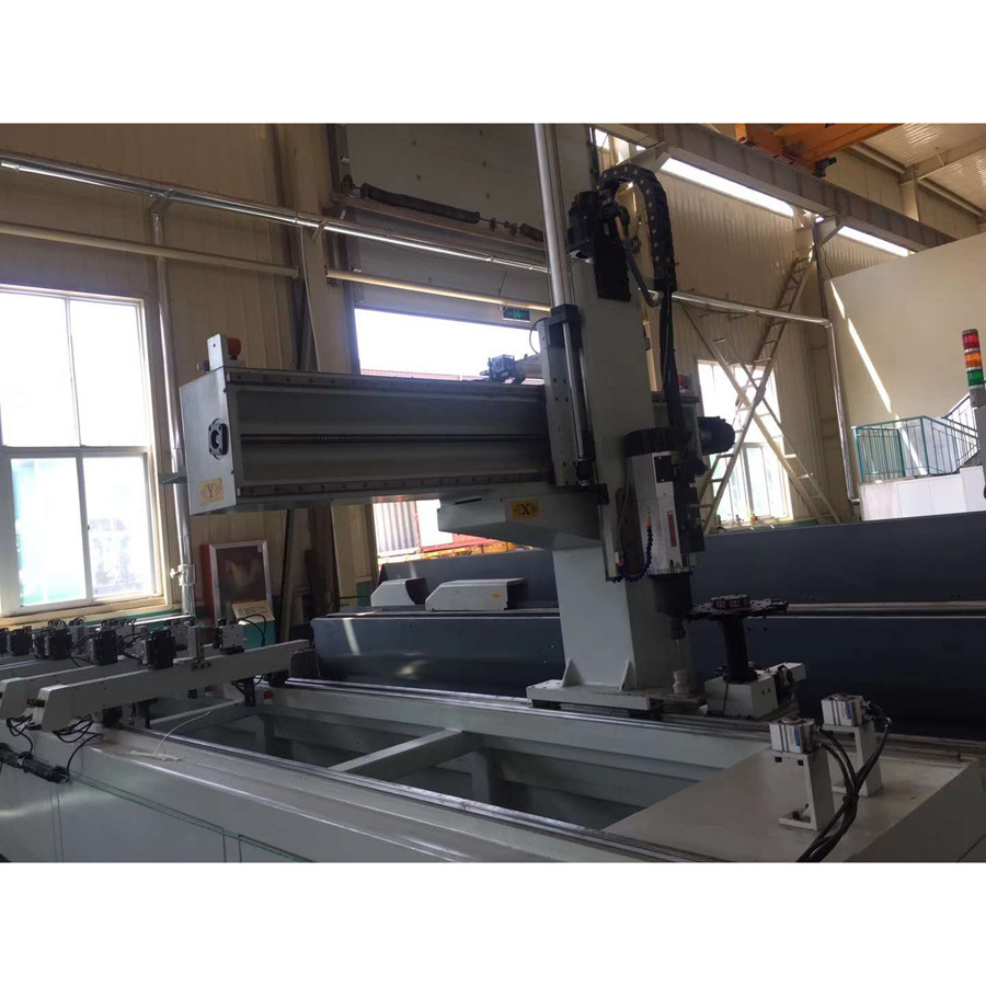 工业铝型材四轴数控加工中心汽车配件加工设备铝型材加工设备