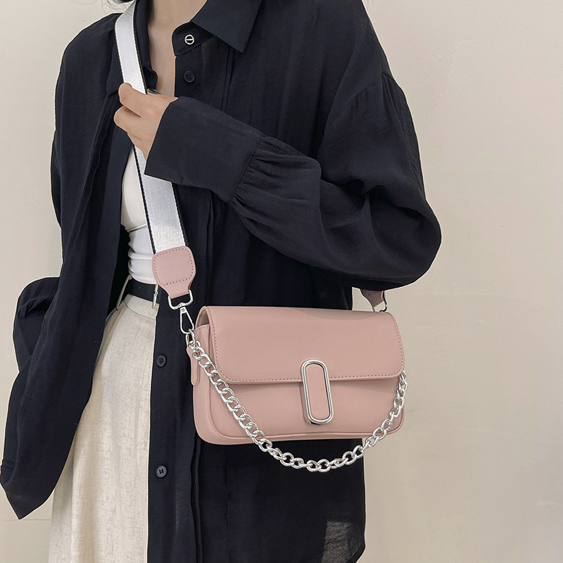 Bolso de hombro transfronterizo, cadena de tendencia de moda femenina, bolso cuadrado pequeño debajo de la axila, bolso de mensajero de cuero suave de textura occidental de todo fósforo casual