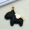 No oily black horse + golden tweet