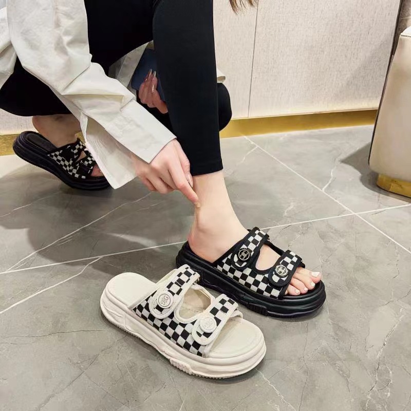 新款厚底拖鞋