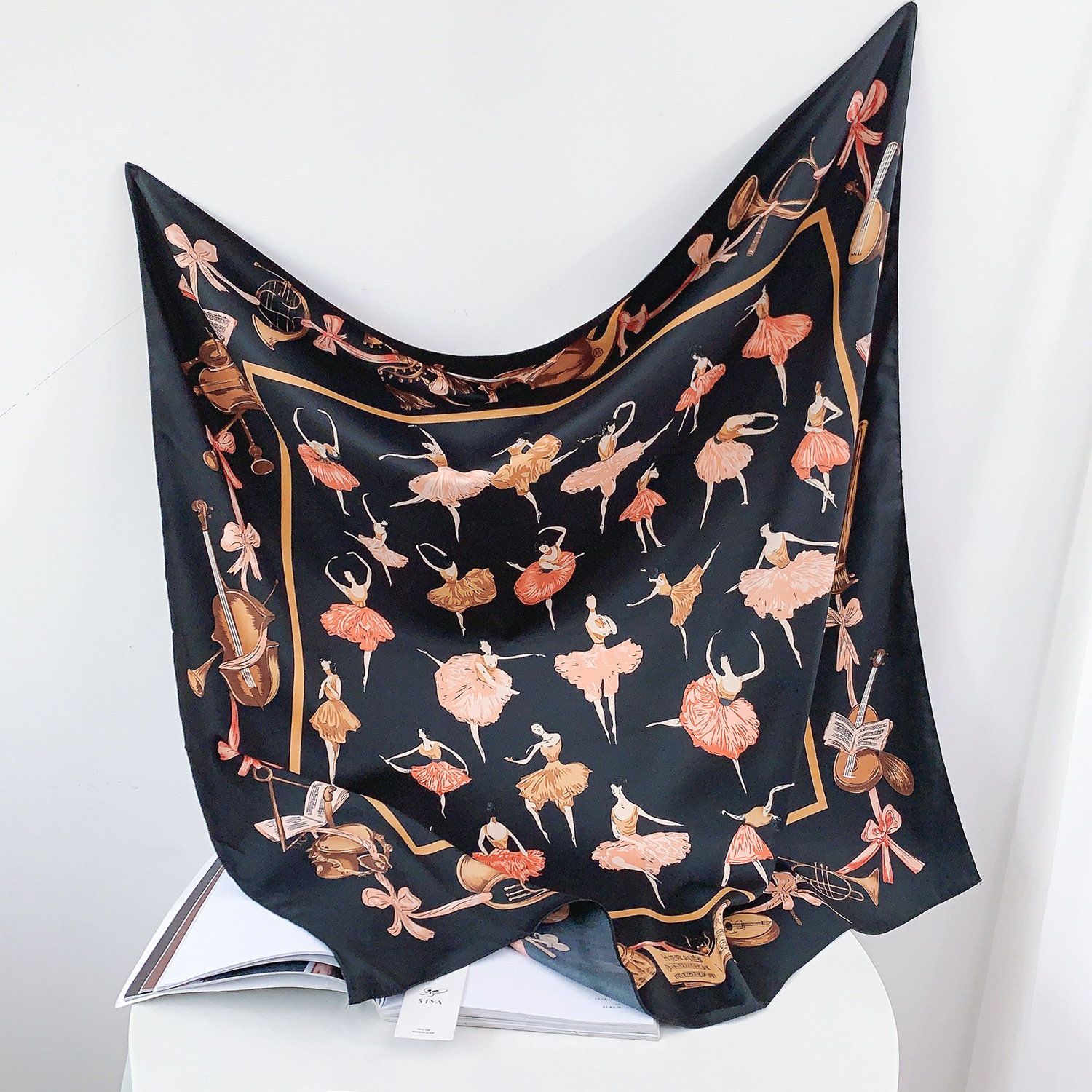 Women's Elegant Simple Style Flower Leopard Polyester Printing Shawl display picture 3