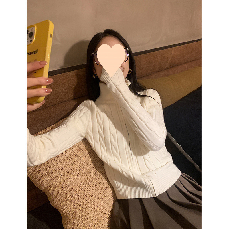 Korean Style Zipper Twist Sweater for Women in Autumn and Winter, Fashionable and Slim, Short Knitted Cardigan with Long Sleeves for Small People Korean Style Zipper Twist Sweater for Women in Autumn and Winter, Fashionable and Slim, Short Knitted Cardigan with Long Sleeves for Small People
