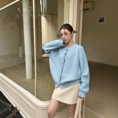 复古显白麻花毛衣外套女秋冬新款韩版设计感木扣粗针质感针织开衫