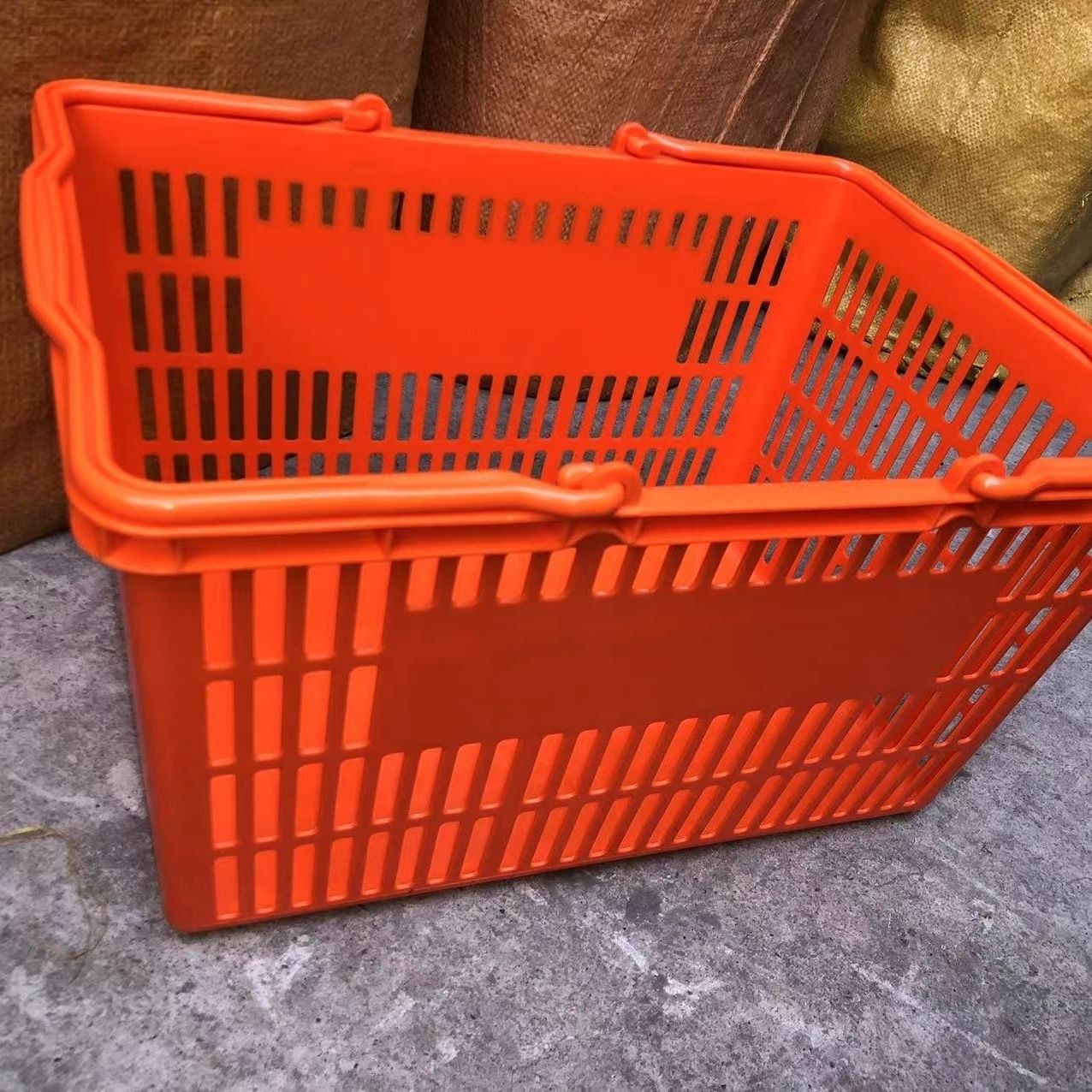 Cesta de compras de supermercado gruesa cesta de verduras cesta de bocadillos portátil helado para llevar KTV cesta de cerveza cesta de rotación image 36