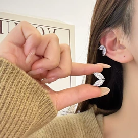 项链;耳环;戒指