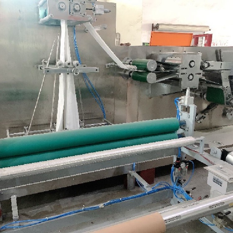 Manufacturer Supplies Fully Automatic Bath Towel Folding Machine, Disposable Non-Woven Bed Sheet Machine, Elderly Diaper Changing Pad Machine, Machinery