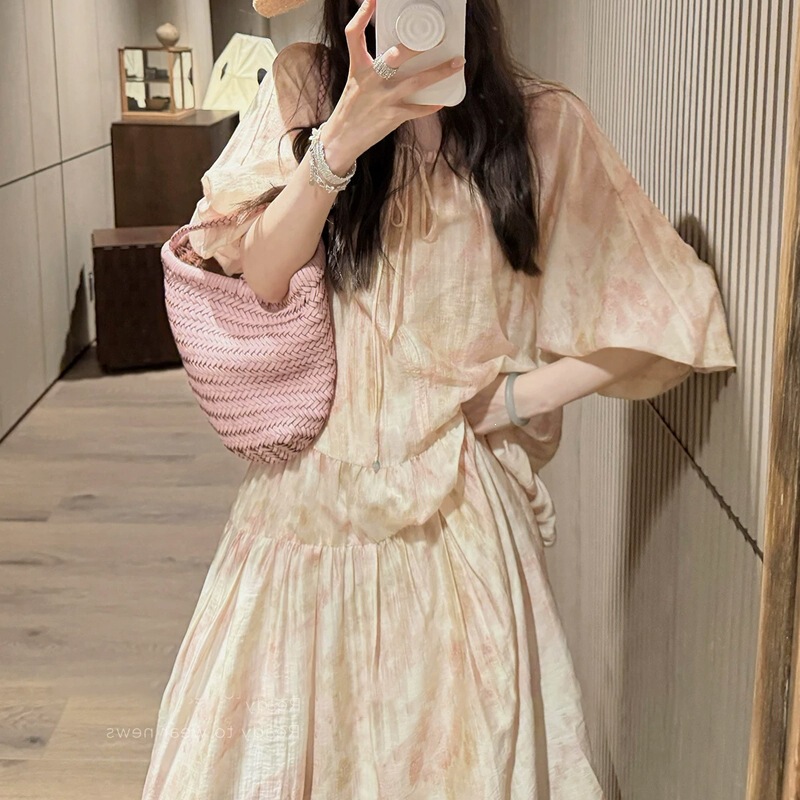 Relaxed Vacation Style Long Dress with Gradient Dyeing, Drawstring Loose Silhouette, Gentle Vibe, Slimming Effect Dress Relaxed Vacation Style Long Dress with Gradient Dyeing, Drawstring Loose Silhouette, Gentle Vibe, Slimming Effect Dress
