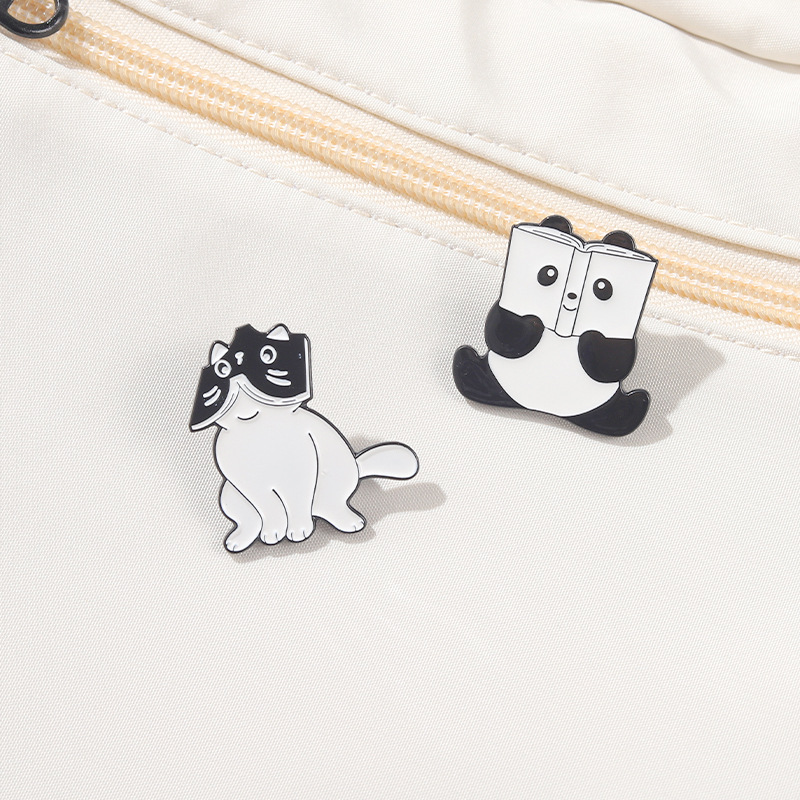 Cartoon Style Cat Alloy Stoving Varnish Metal Brooches display picture 6