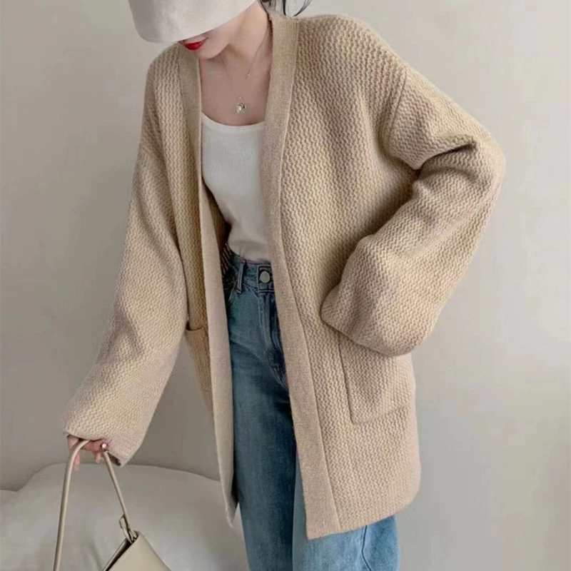 Вязаный кардиган средней длины женский осень и зима 2024 новый ленивый свободный дикий мягкий клейкий свитер с длинными рукавами