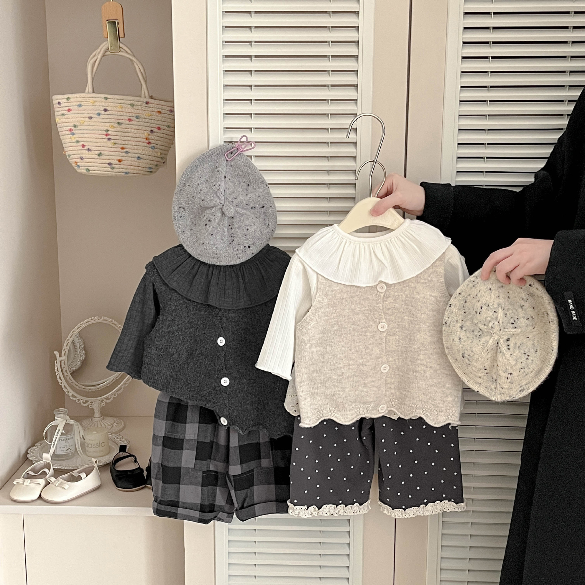 Sen niñez chaleco de punto primavera y otoño 2025 nuevo vestido de otoño para niños plegado chaleco de hombro
