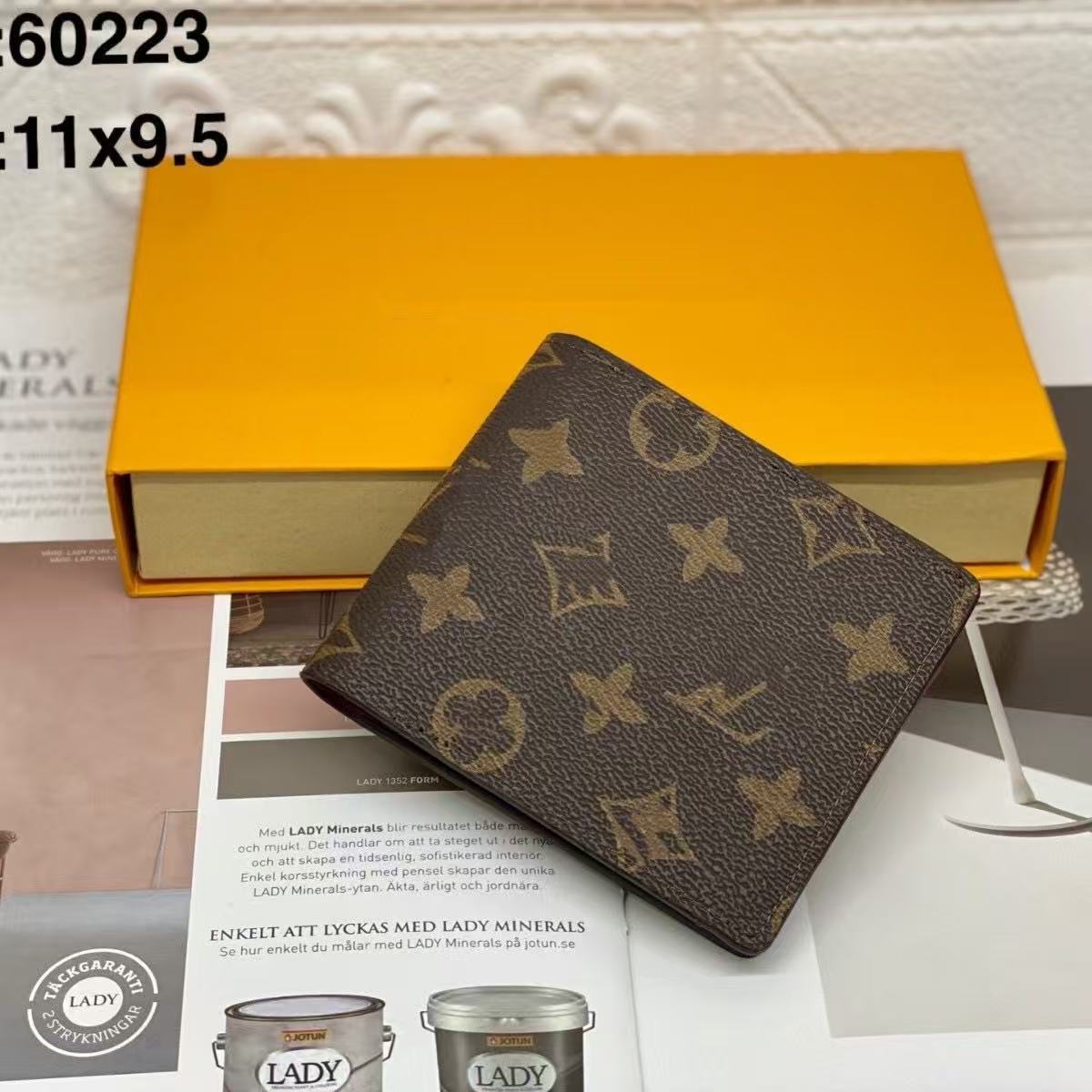Lujia wallet is fashionable with a large logo, multiple card slots, classic monogram design, and a coin purse for men and women
