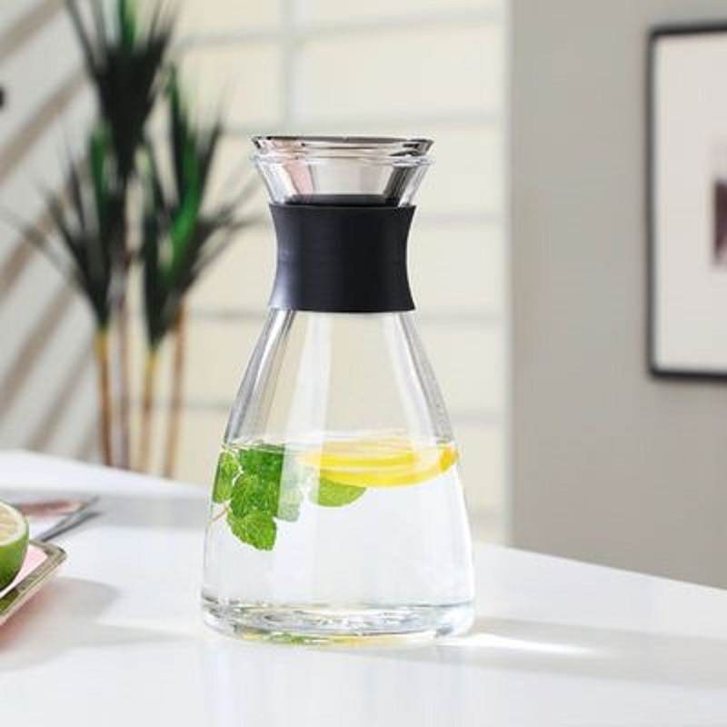 Los fabricantes suministran estilo danés SOLO botella de agua fría vidrio borosilicato resistente al calor botella de agua fría multi-Especificación