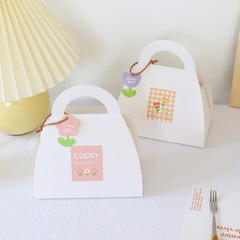 Small cake dessert box portable packaging box small batch dessert mousse cake food disposable packaging box white box