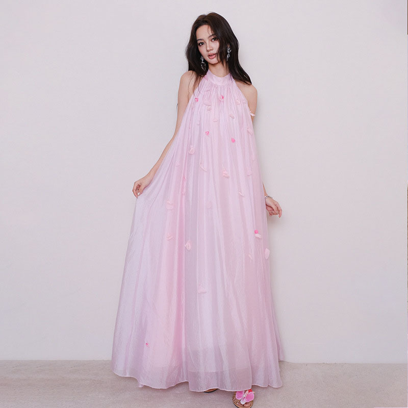 Colgar el cuello Fairy Qi túnica de la mañana 2026 nueva moda de niñas sin mangas pétalos rosa simple vestido de compromiso de moda