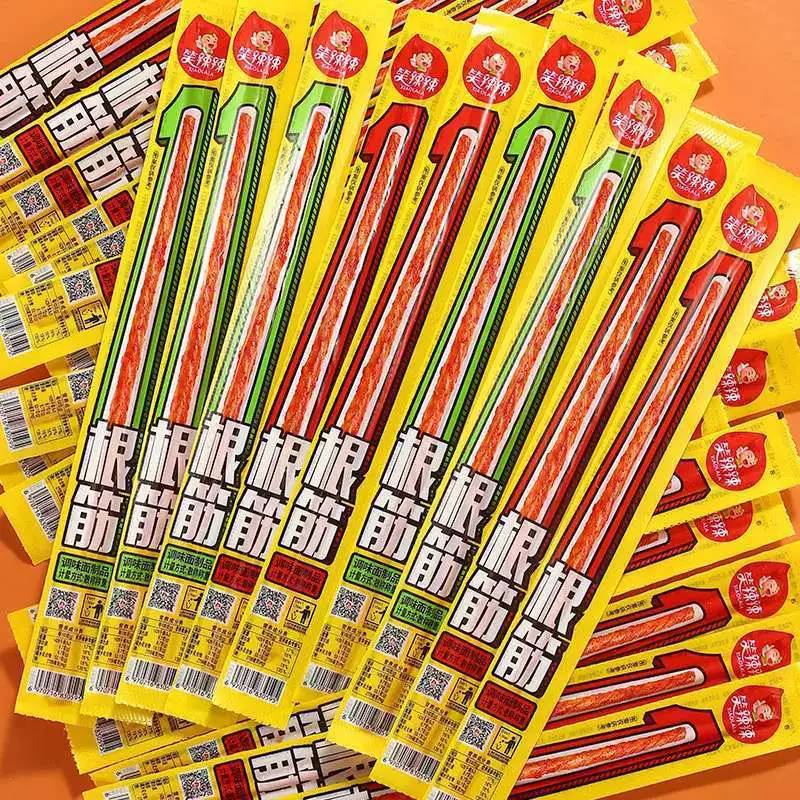 Смеющиеся острые пряные пряные полоски Говяжьи сухожилия Острые полоски Интернет-закуски для знаменитостей Еданые закуски Очень длинные пряные закуски в индивидуальной упаковке