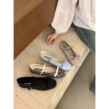 �����ļ��¿�ƽ�׬�����ЬŮһ�ֿۈA���c��ɫ��ʽ��Ů�L�\�چ�Ь