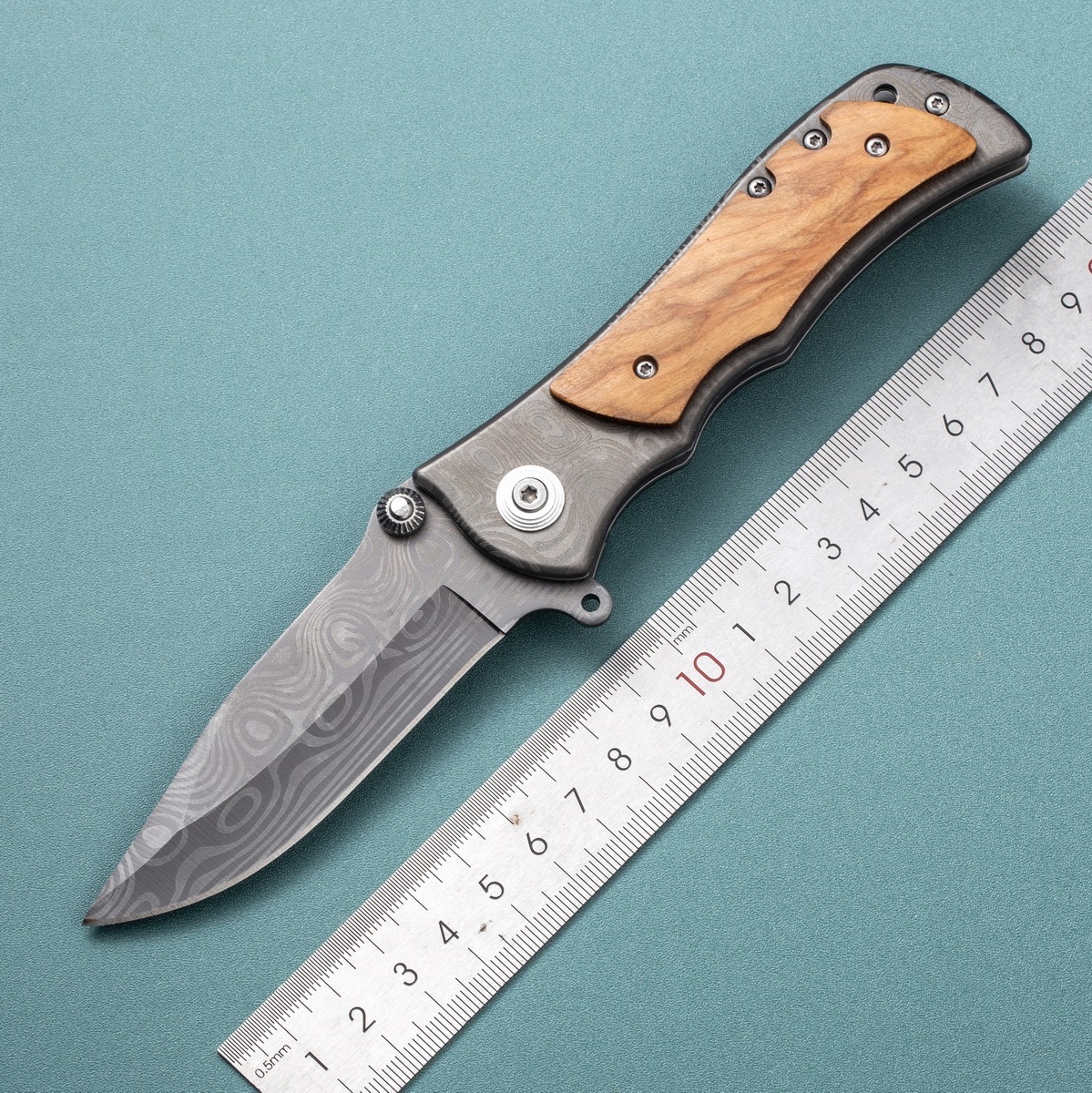 厂家现货多功能户外折叠刀野营探险登山防身求生随身携带小刀