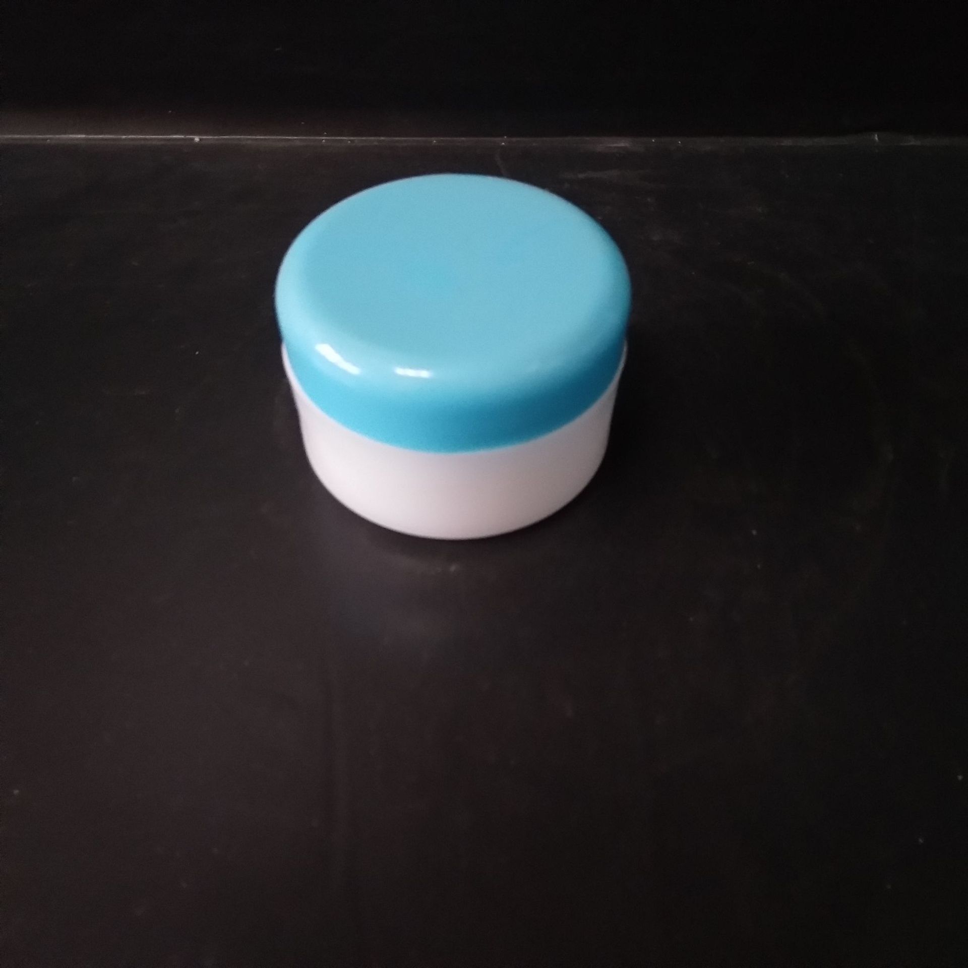 厂家供应20g化妆品膏盒 磨砂双层膏霜盒 20毫升凡士林塑料盒