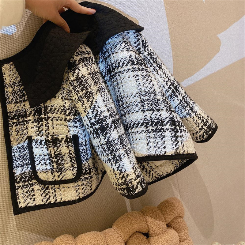 Nuova versione coreana per bambini 2023 inverno ragazza piccolo cappotto profumato giacca in cotone con colletto ribaltabile scozzese caldo_voghion.com