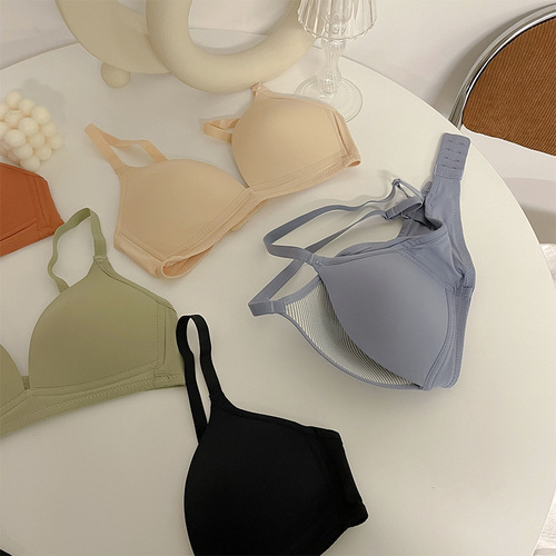Japanese simple solid color seamless glossy girl small breast underwear without wire rims comfortable and breathable student bra