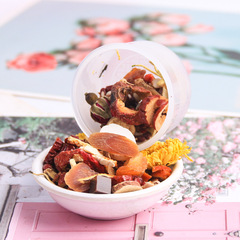 Five-finger peach and Poria tea, Eucommia male flower, red ginseng, and donkey hide gelatin goddess tea, chrysanthemum and wolfberry small canned health-preserving scented tea.