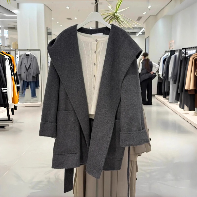 Mm Mall Same Style 2025 Winter New Deep Gray Bathrobe Cape Short Double-Sided Wool Coat 5Ga170833 Mm Mall Same Style 2025 Winter New Deep Gray Bathrobe Cape Short Double-Sided Wool Coat 5Ga170833