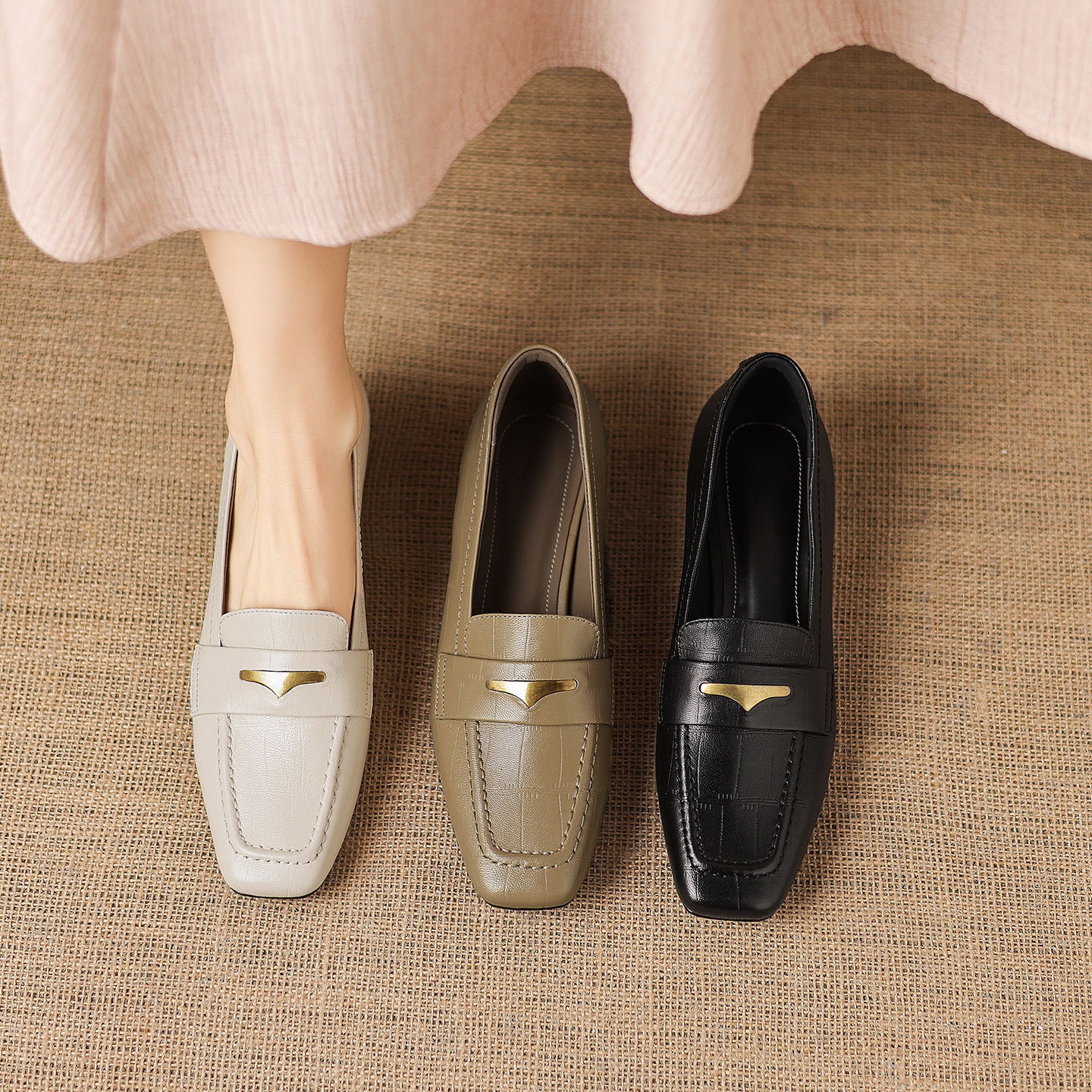 Giày loafer nữ da dê mũi vuông gót thấp kiểu cổ điển — đen