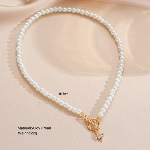 Hot-selling Pearl Chain OT-Clasp Necklace in Europe and America, Diamond-Inlaid 26-Letter Pendant Clavicle Chain, Name Necklace