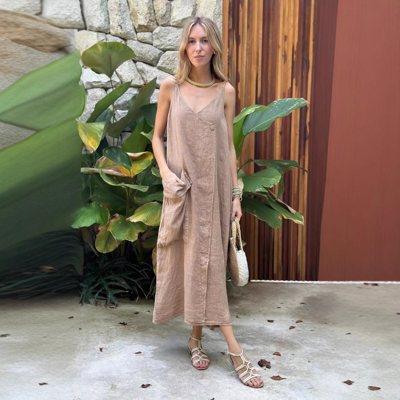 Dress with Loose Waist, Slim Fit, Mid-Length A-Line Skirt, Fashionable and Popular Suspender V Neck, Elegant and Fashionable Elegant
