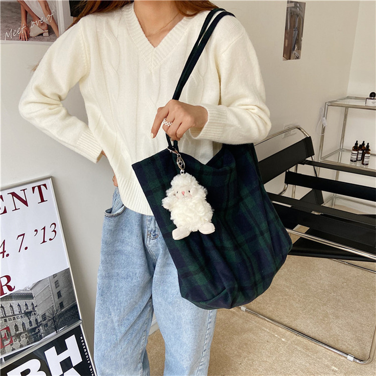 0981 Simple ins checkered woolen single-shoulder bag, hand-held cloth bag, student large-capacity shopping bag, laid-back style women's bag undefined