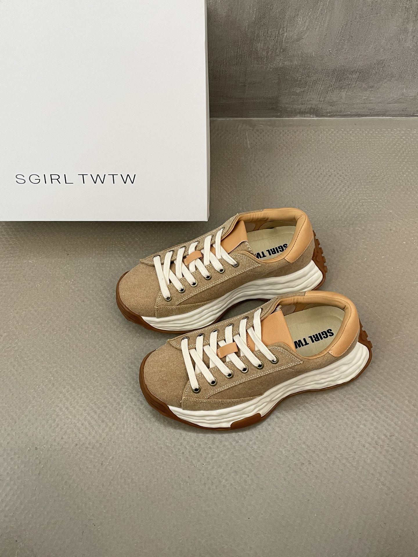 SGIRL TWTW High-End Design Casual For Women 2025 Thick-Soled Forrest Gump Dissolving Sports Versatile Dad Shoes_vogvips.com