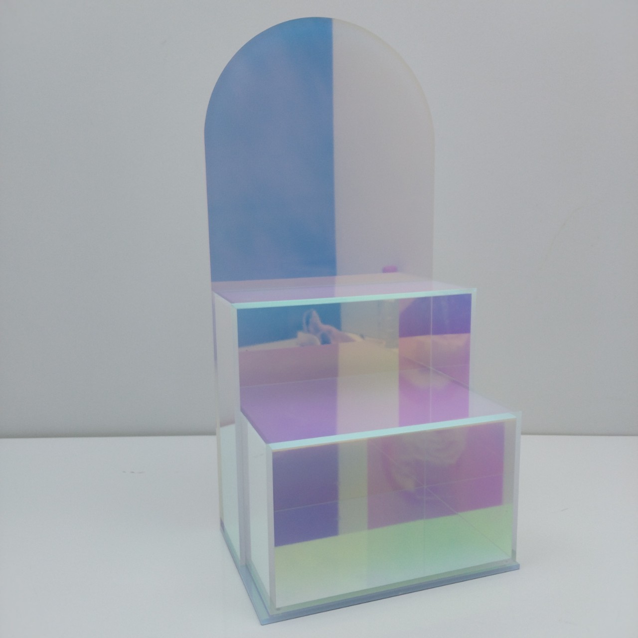 厂家供应炫彩亚克力阶梯式产品陈列架有机玻玻璃彩色展示架