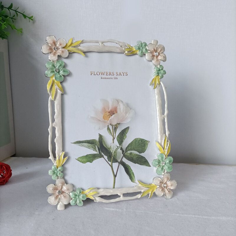 Factory Source Metal Enamel Color Metal Photo Frame Lightweight High Hardness Home Decoration Decoration