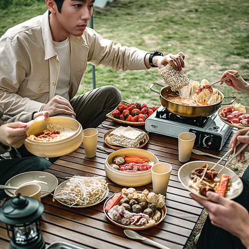 Outdoor travel picnic tableware set portable picnic barbecue camping plastic disc water cup dishes chopsticks combination