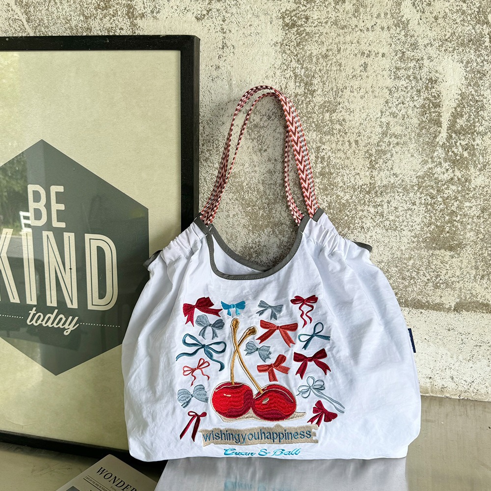 화이트 체리 리본 (어깨끈은 포함되어 있지 않습니다)