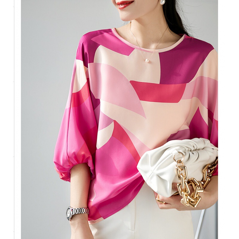Bright at the moment, mature style, light she artificial silk, beautiful abstract printed batwing sleeve shirt top for women spring and summer