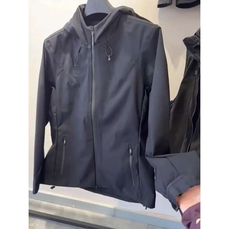 2025 Spring New Women's Hooded Slim Fit Versatile Outdoor Windproof Waterproof Softshell Jacket