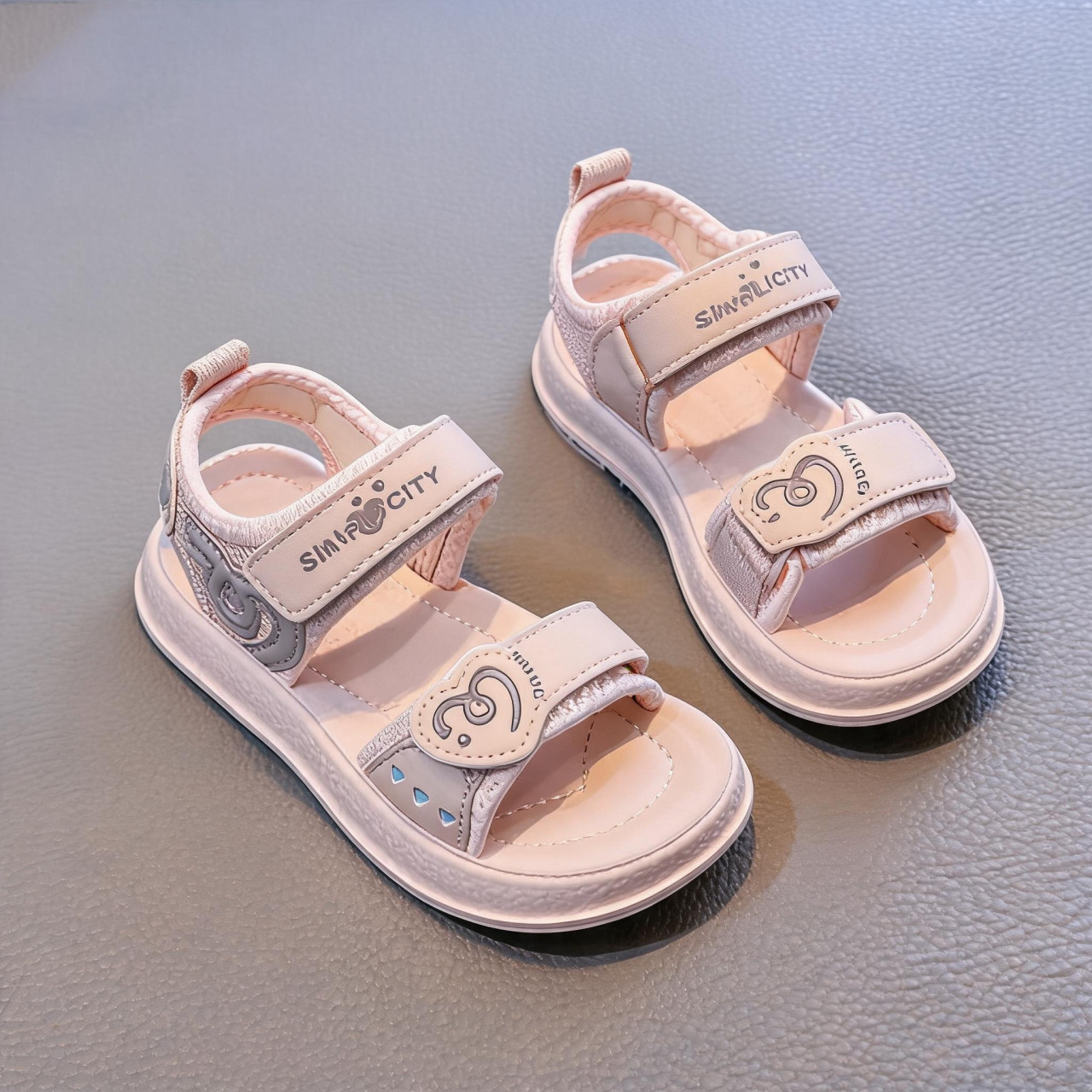Niñas sandalias de moda versátiles de diamante 2026 verano nuevas sandalias de princesa para niños zapatos de playa suaves